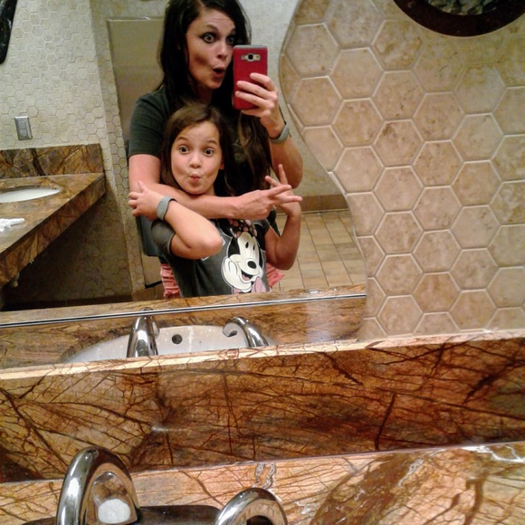 Meet your Posher, Megan - Picture 2 of 4